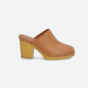 Never been Worn Mia Clog Heel